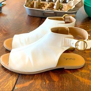 White Sandals Women’s 9